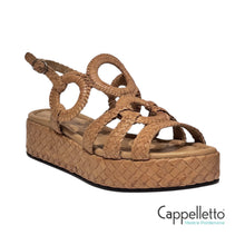 Carica l&#39;immagine nel visualizzatore di Gallery, FORLI Sandalo Zeppa Pelle Intrecciata Taupe 11250
