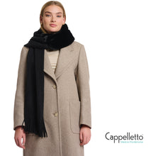 Carica l&#39;immagine nel visualizzatore di Gallery, VLIEN Sciarpa con Dettaglio in EcoPelliccia Nero
