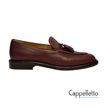 Carica l&#39;immagine nel visualizzatore di Gallery, Mocassino Donna con Nappine Bordeaux
