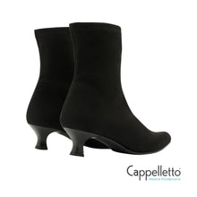 Carica l'immagine nel visualizzatore di Gallery, ZETINA Stivaletto EcoCamoscio Nero
