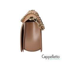 Carica l'immagine nel visualizzatore di Gallery, FLAT M Borsa a Spalla Moka Mousse/Gold
