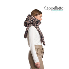 Carica l&#39;immagine nel visualizzatore di Gallery, TABITA CopriCollo Imbottito Maculato
